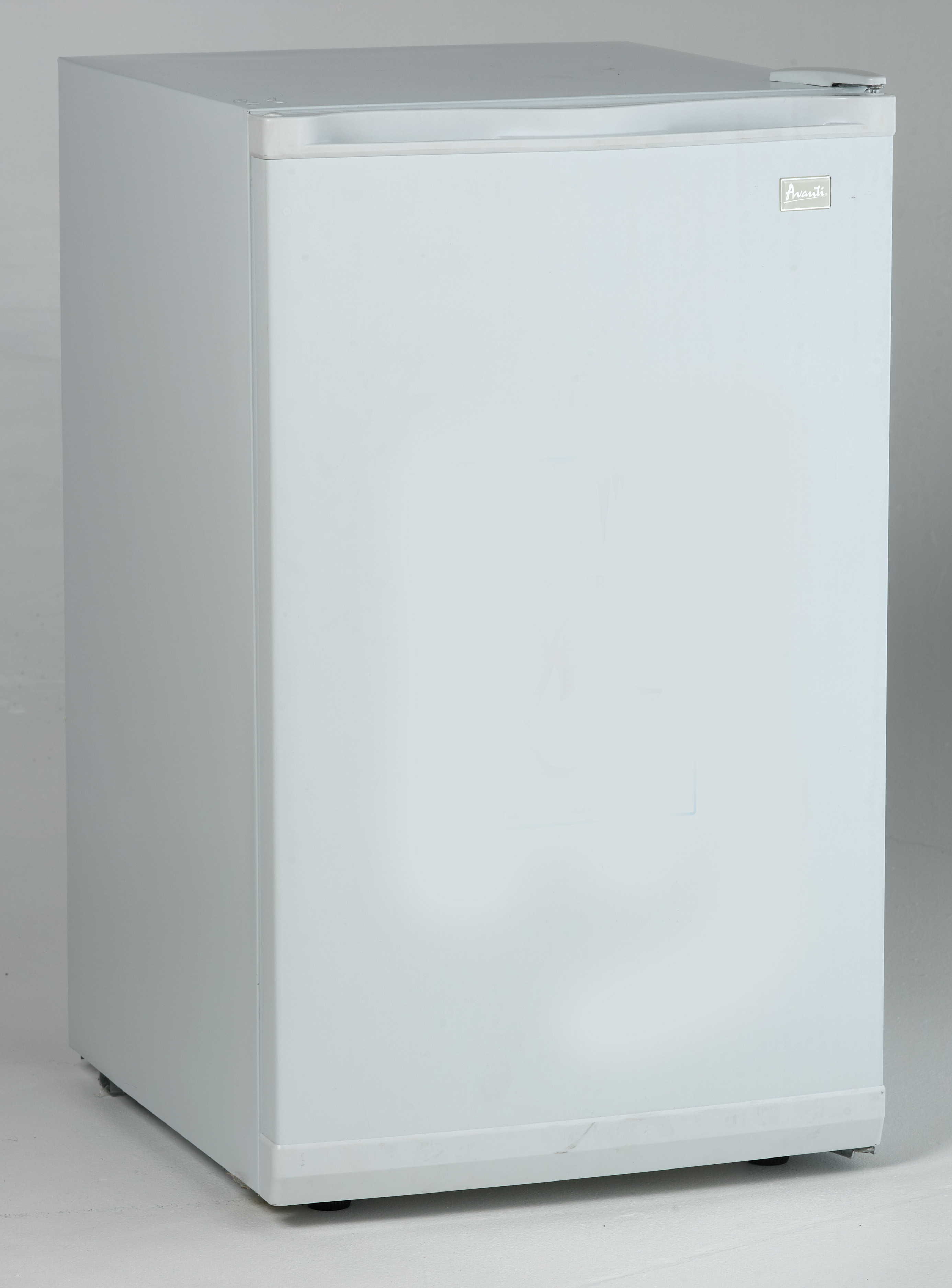 Avanti 2.8 Cu. Ft. Vertical Freezer 19-Inch Wide in White